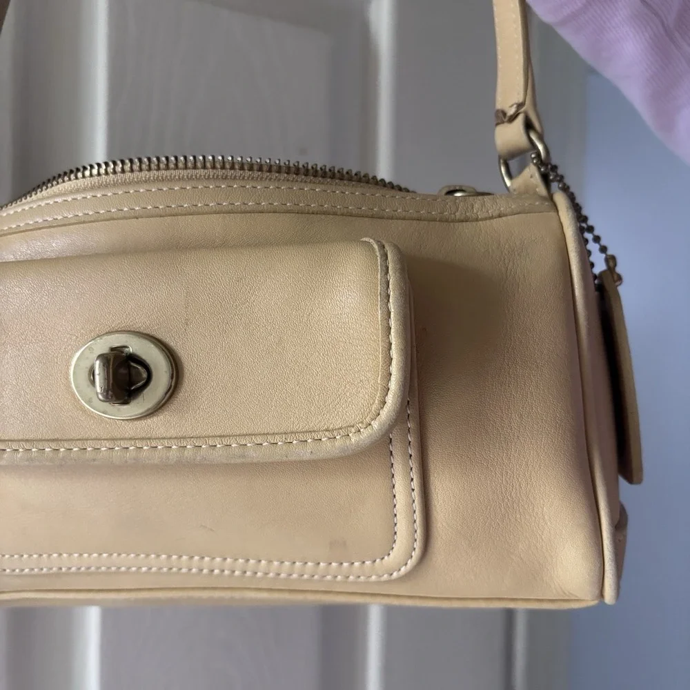 Vtg Coach 9712 Legacy Leather Demi Pouch Shoulder Bag Turnlock Tan Butter Yellow